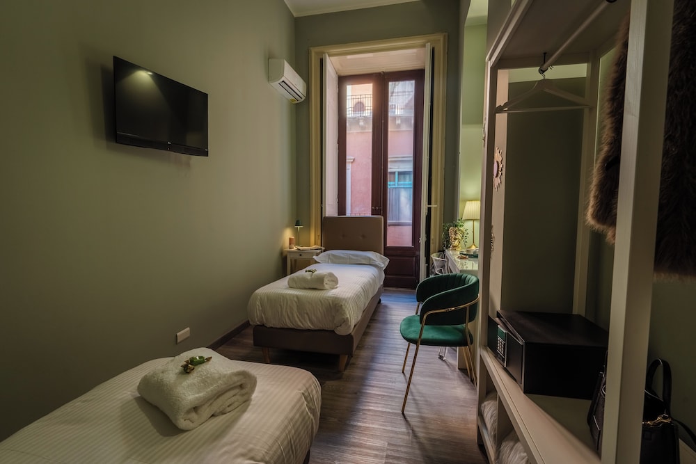Economy Room, 2 Twin Beds, Courtyard View photo 2
