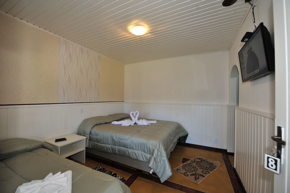 Standard Triple Room, 1 Bedroom, Garden View photo 2