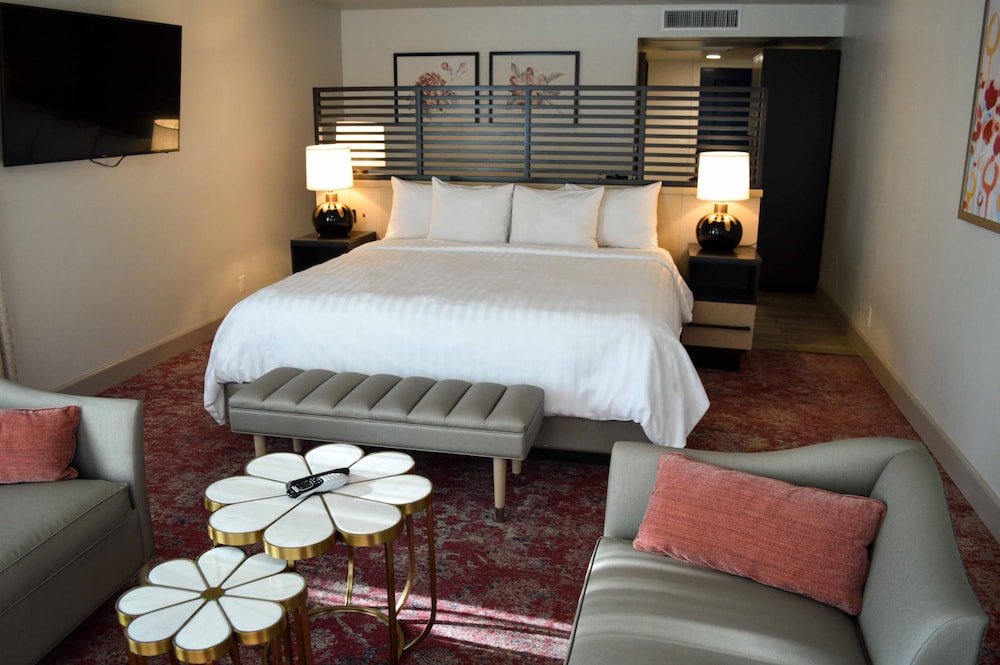 Grand Suite, 1 King Bed (Riverside) - Photo 7