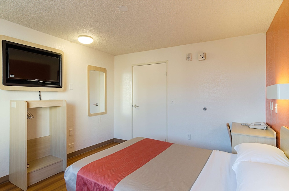 Deluxe Room, 1 Double Bed, Accessible, Non Smoking photo 1