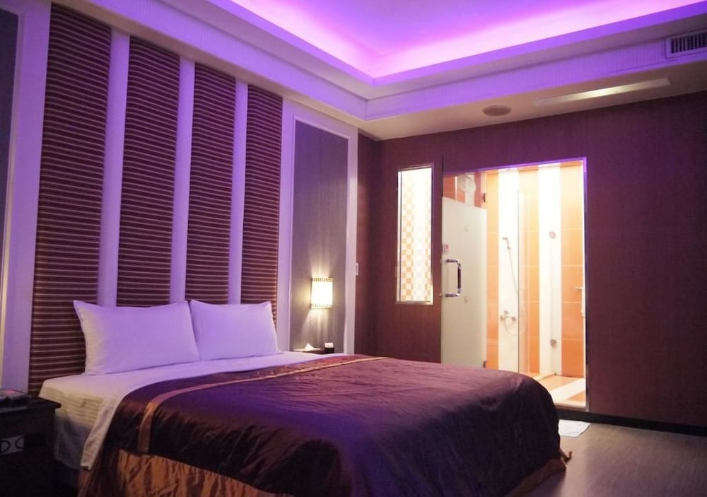 Deluxe Suite photo 3