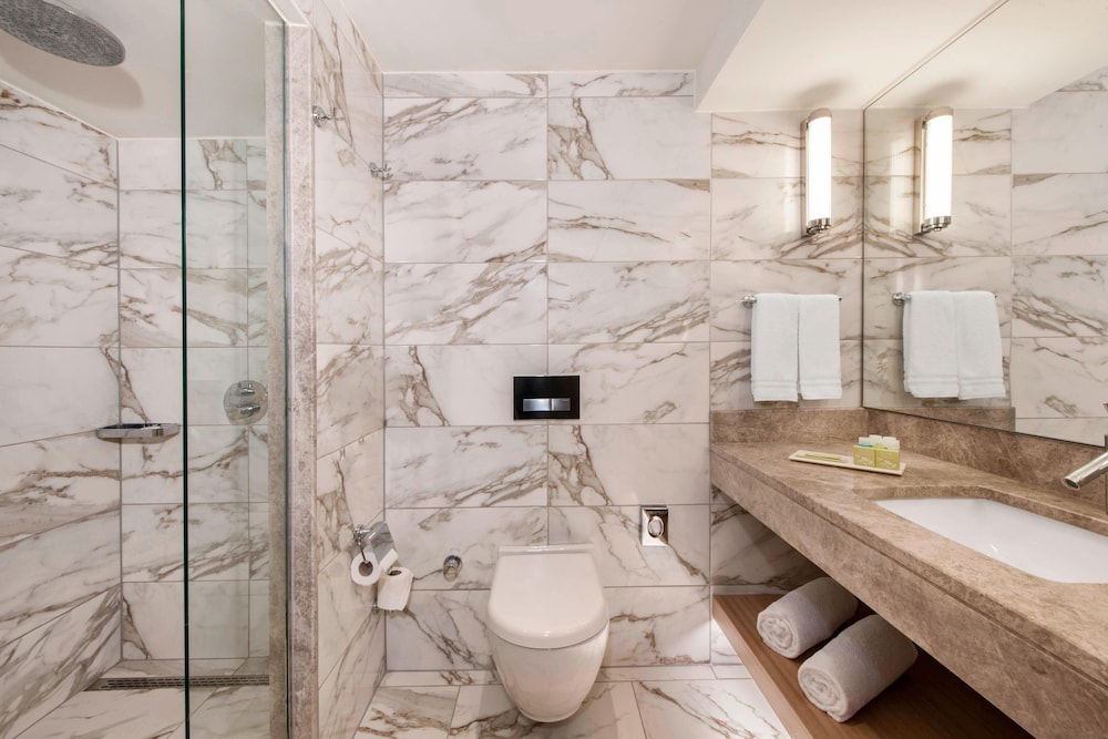 Club Suite, 1 Bedroom thumbnail 6