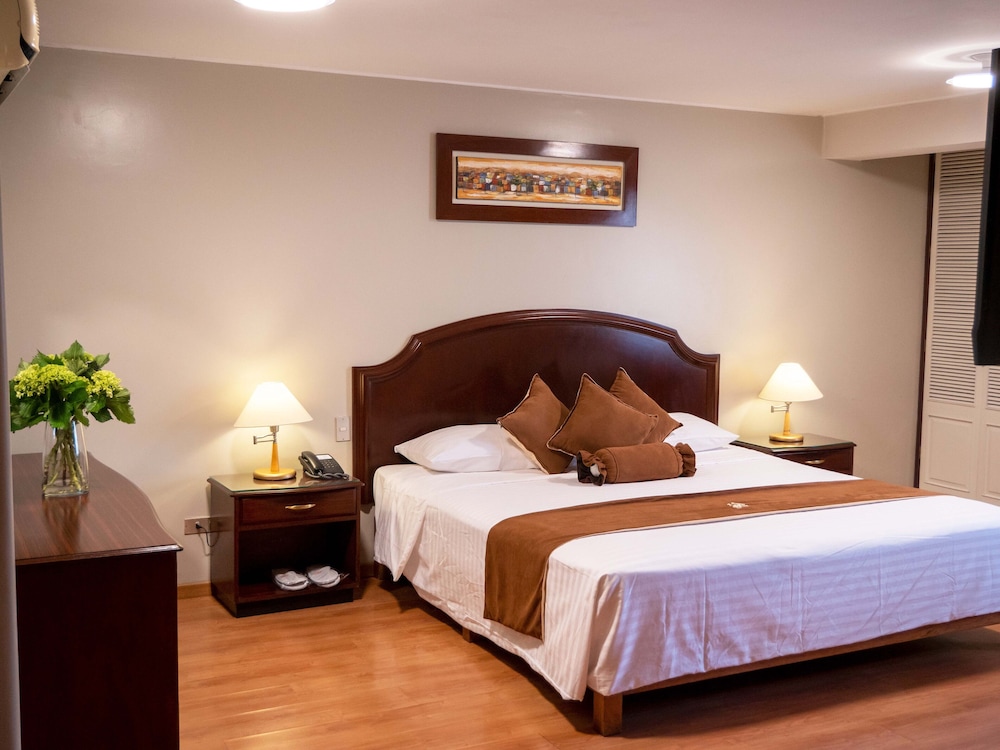 Deluxe Studio Suite