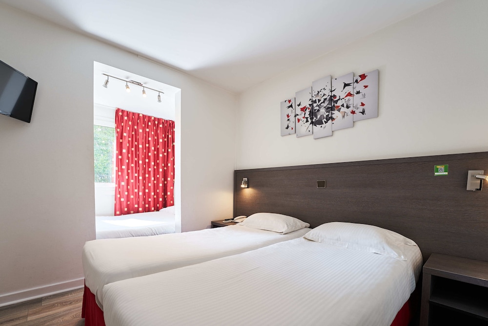Superior Triple Room, 3 Twin Beds photo 3