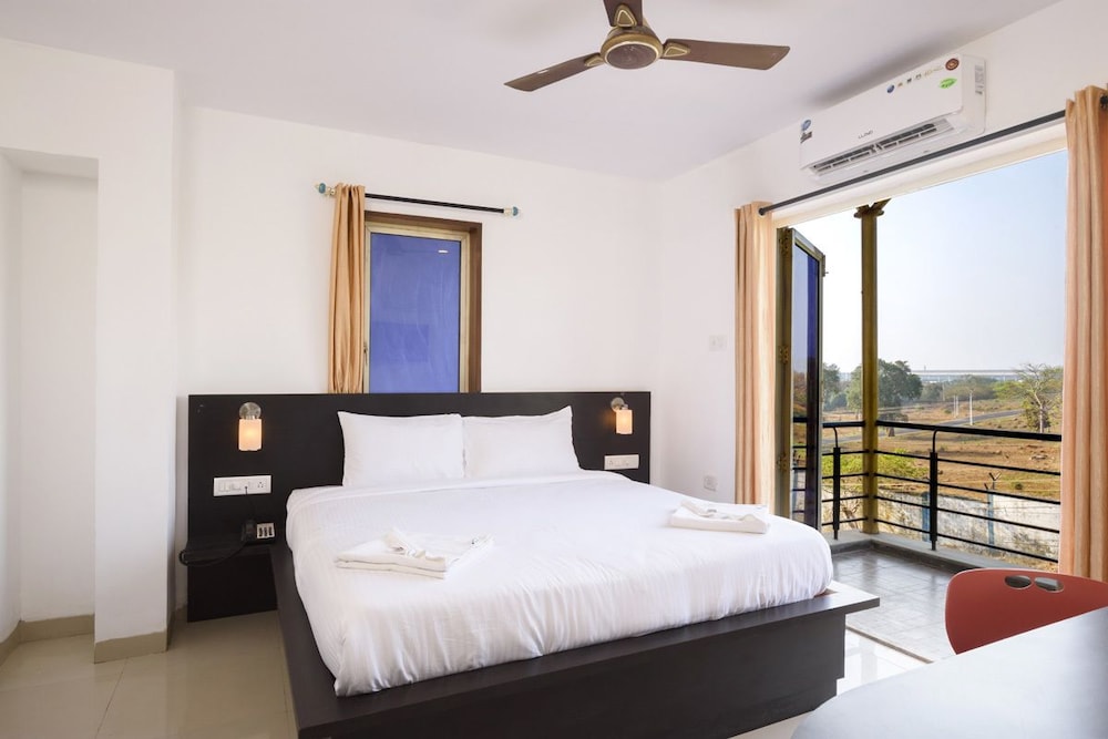 Classic Double Room, 1 Queen Bed, Garden View photo 1