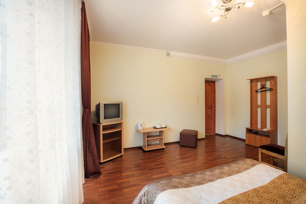 Economy Double Room photo 2