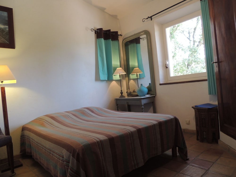 Romantic Double Room, Private Bathroom, Mountain View ( Turquoise) photo 1