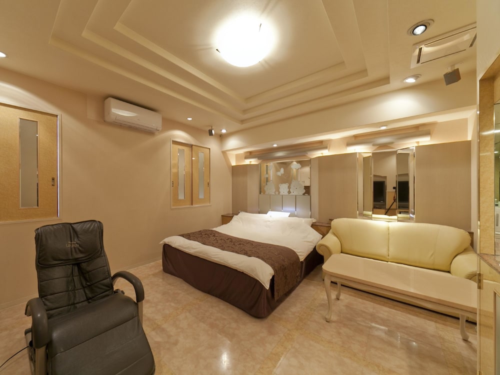 Standard Room, 1 King Bed (Couples Hotel) photo 2