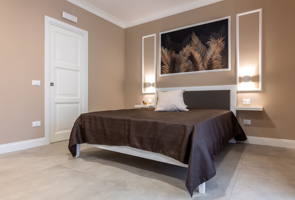 Deluxe Double Room, 1 Bedroom, Ensuite, Garden View photo 2
