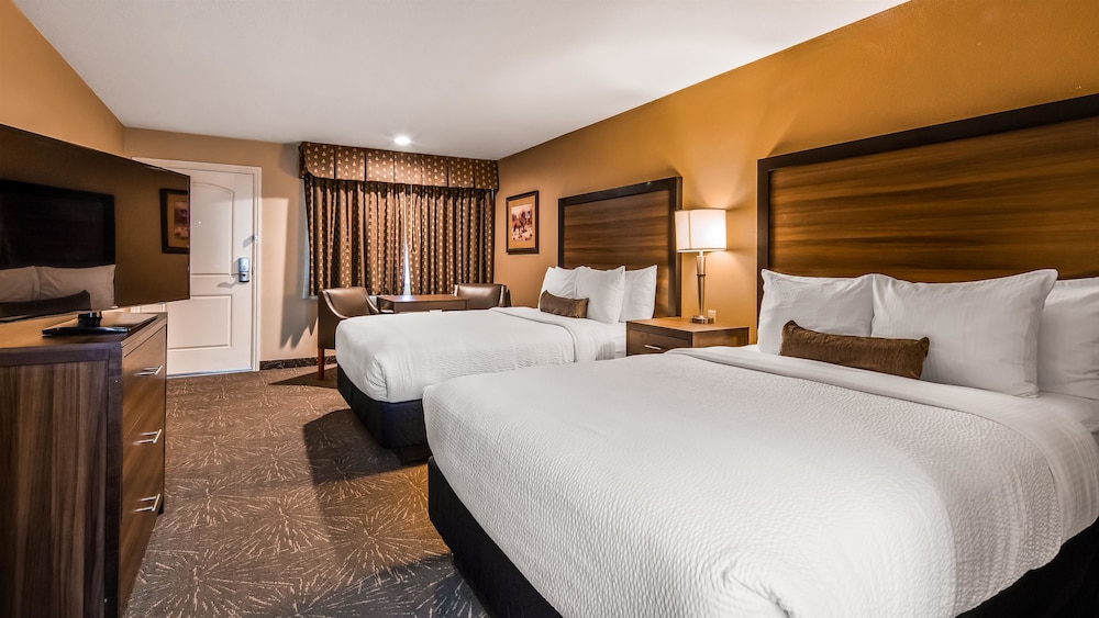 Suite, Multiple Beds, Non Smoking, Refrigerator & Microwave
