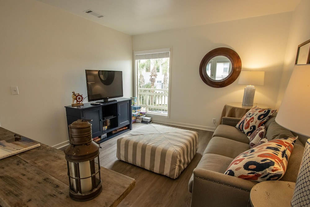 Condo, Multiple Beds, Kitchen, Ocean View photo 2