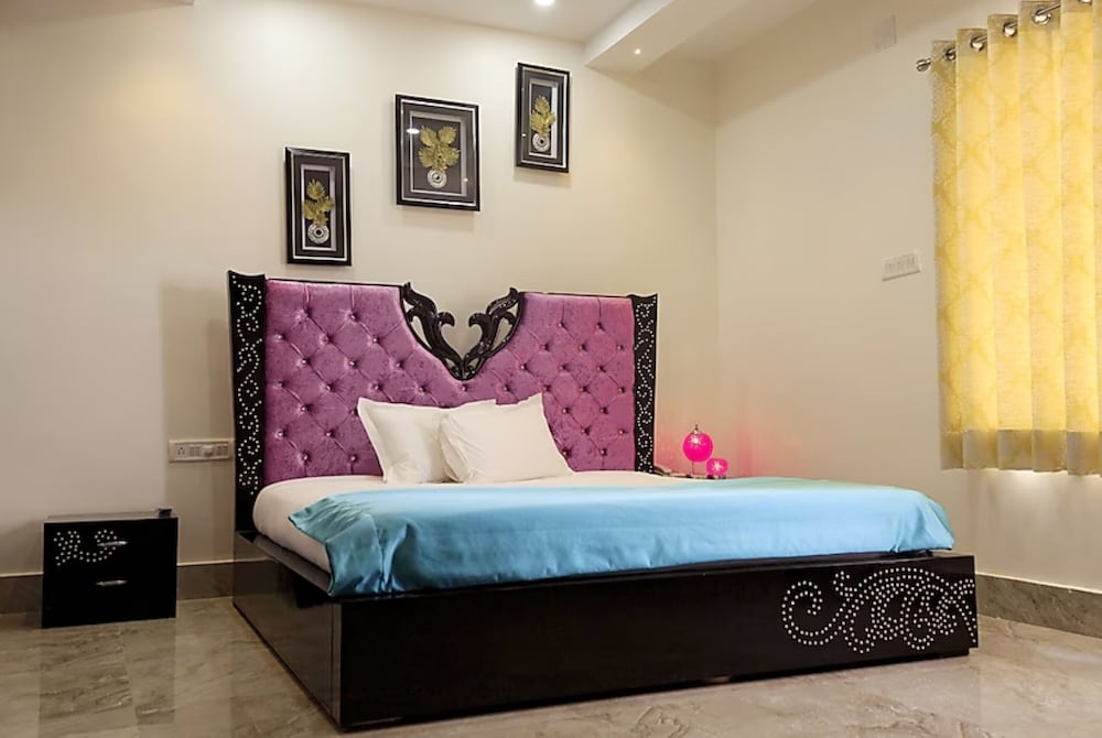 Royal Room photo 3