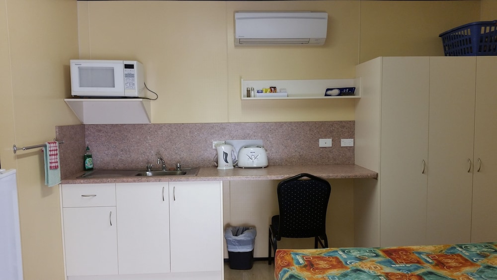 Standard Room, Non Smoking, Kitchenette (COUPLE'S ENSUITE ROOM) photo 1