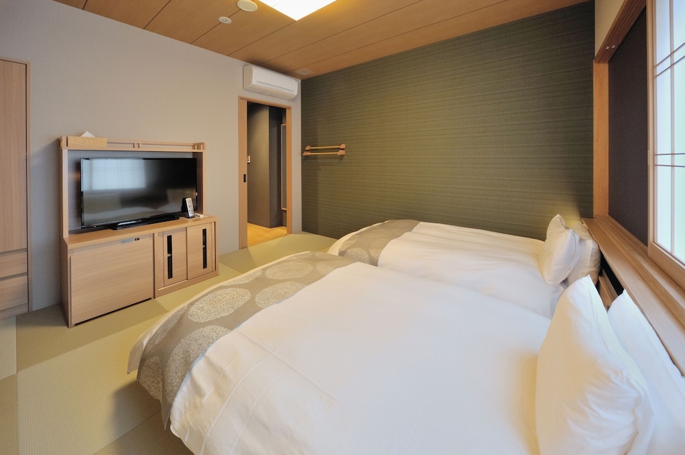 Standard Twin Room, Non Smoking photo 3