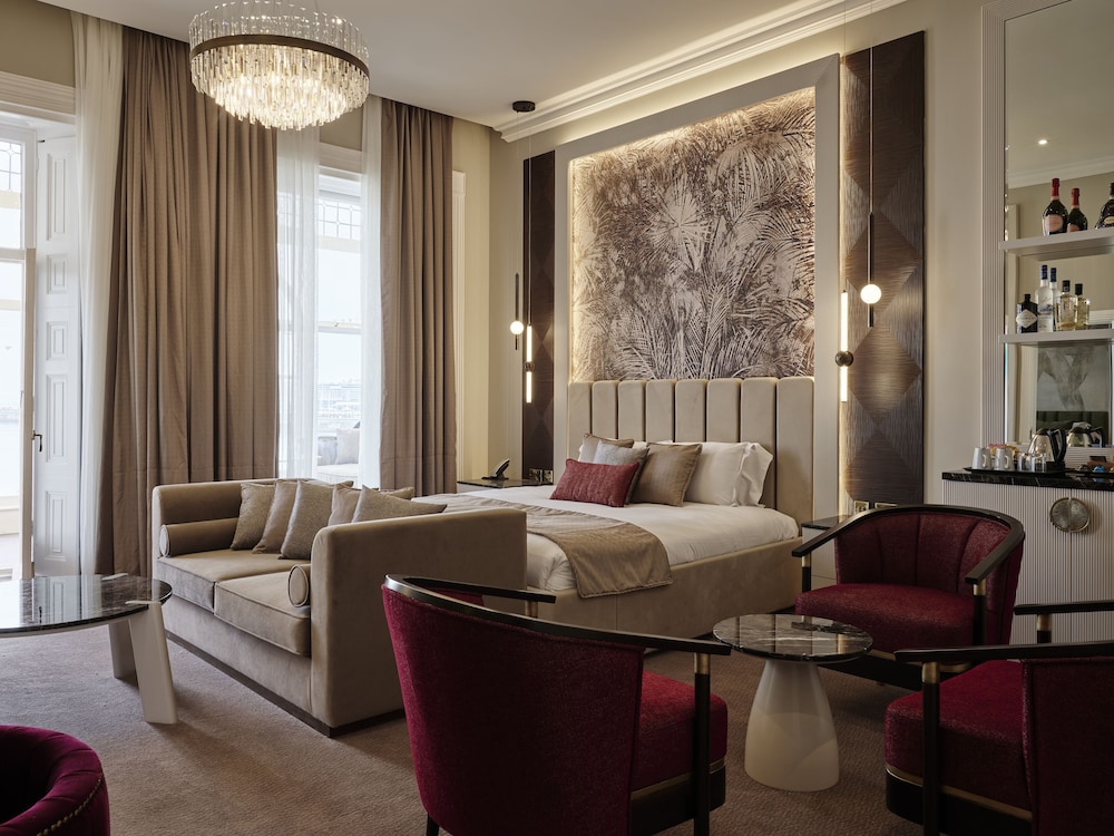 Junior Suite, 1 King Bed - Photo 1