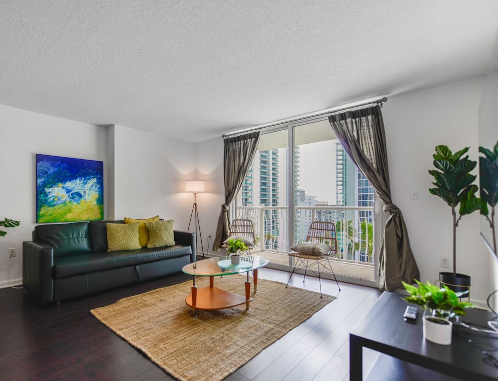 Luxury Condo, 1 Bedroom, Balcony, City View photo 1