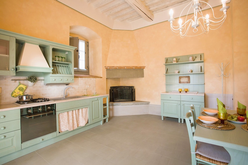 Apartment photo 3