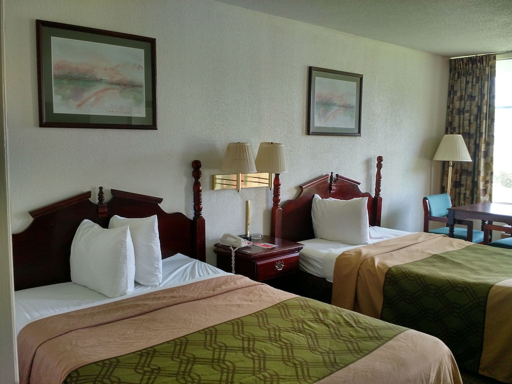 Standard Room, 2 Double Beds, Non Smoking - Photo 3
