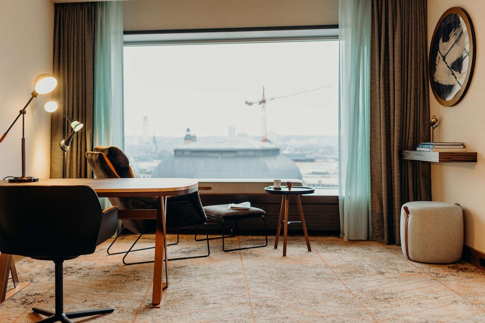 Presidential Suite, 1 King Bed thumbnail 6