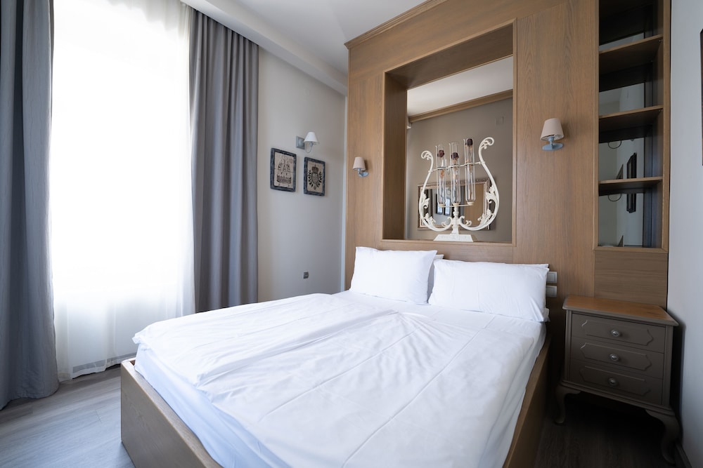 Deluxe Suite photo 2