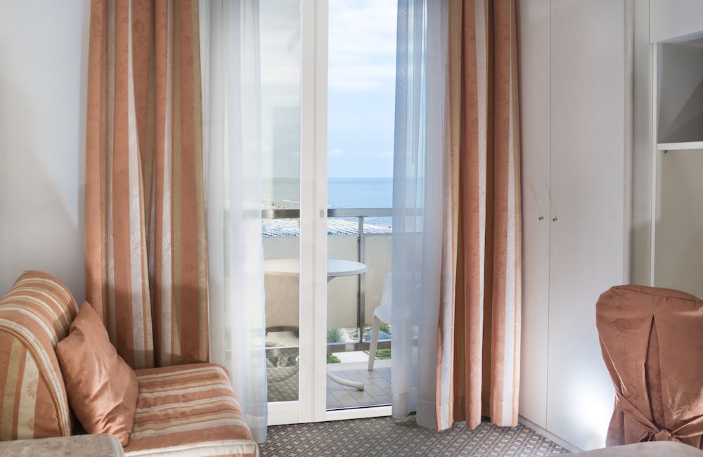 Comfort Double or Twin Room, Balcony photo 3