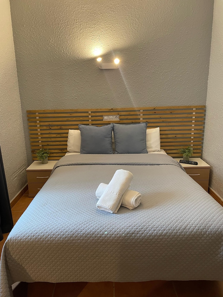 Standard Double Room, 1 Queen Bed - Photo 10