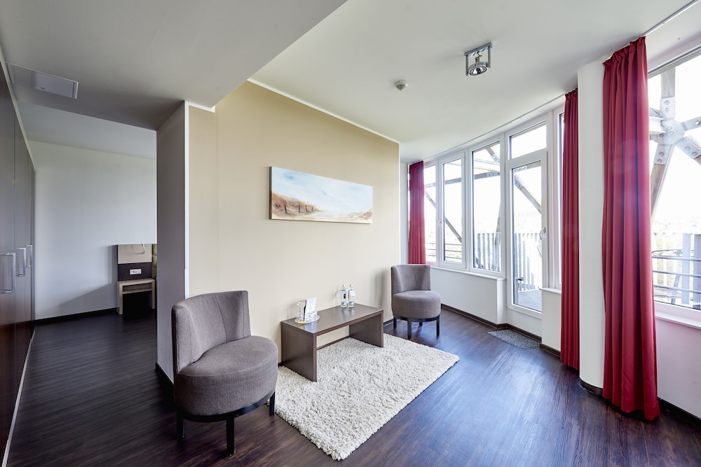 Deluxe Suite - Photo 1