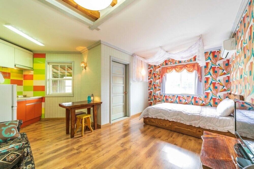 Room (Oslo 2) - Photo 1