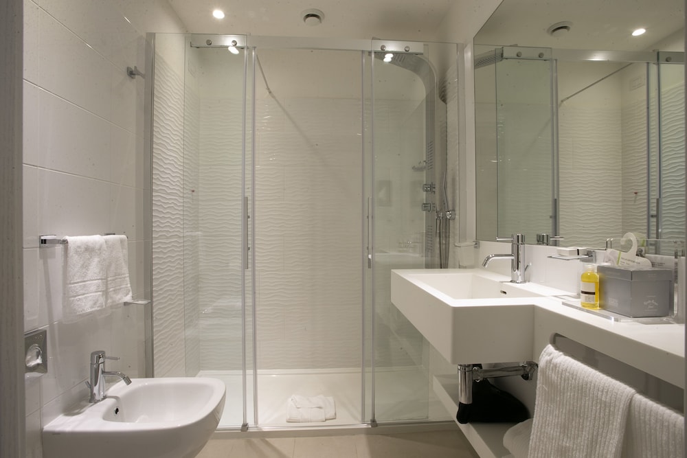 Junior Suite, 1 Queen Bed, Balcony, Sea View (with Two Single SofaBeds) - Photo 4