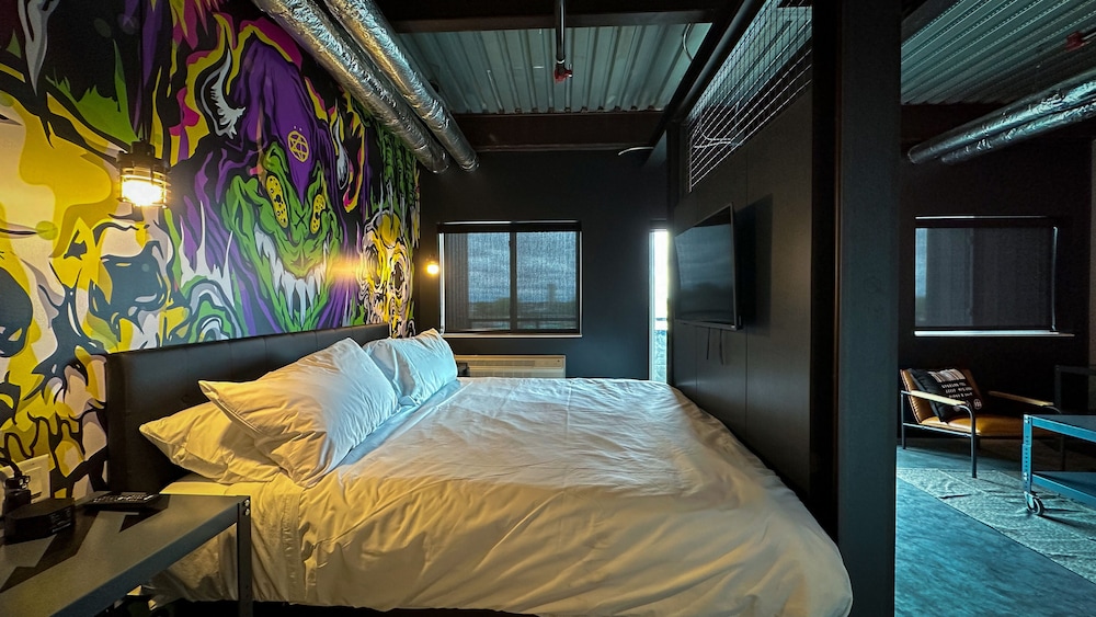 Standard Room, 1 King Bed with Sofa bed photo 1