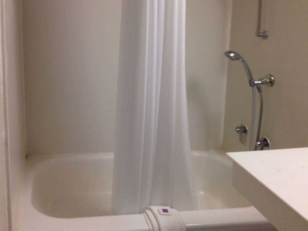 Deluxe Room, Multiple Beds, Non Smoking, Refrigerator & Microwave photo 3