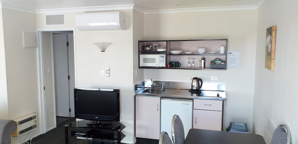 Family Room, 1 Bedroom photo 3