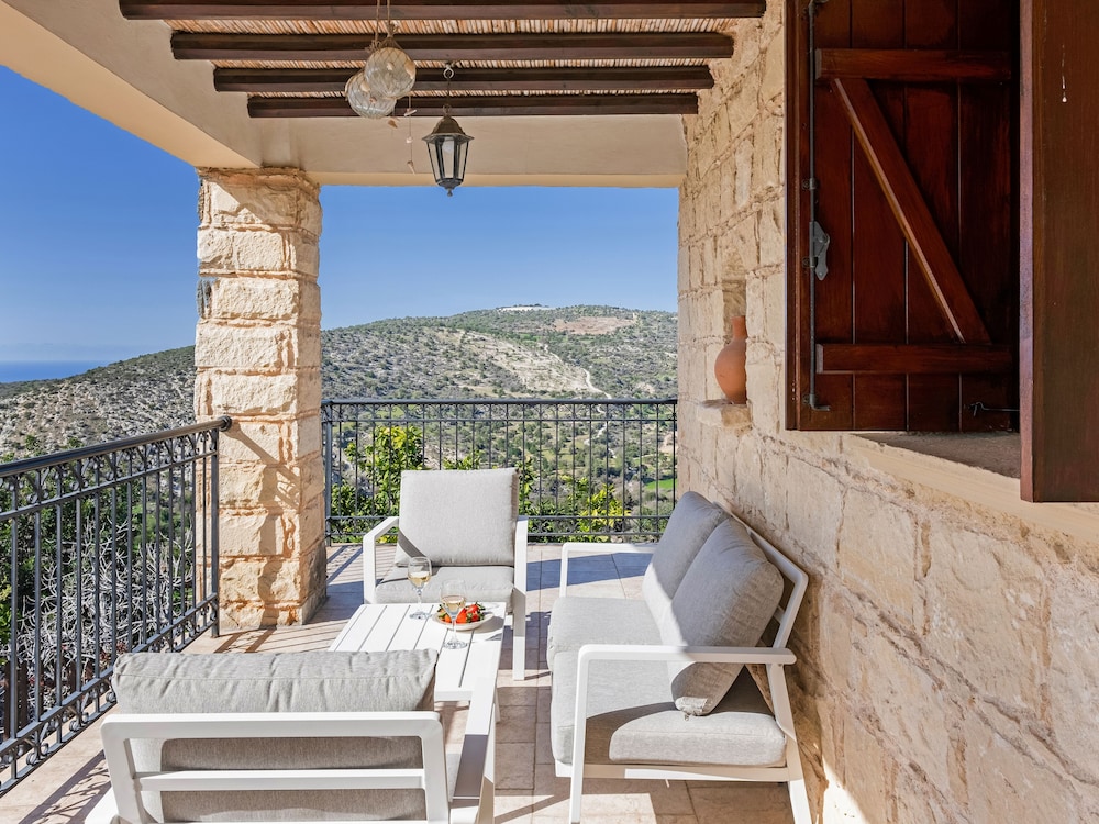 Villa, Multiple Bedrooms, Private Pool, Garden View photo 2