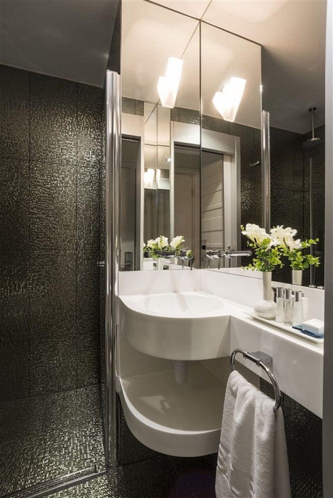 Standard Double or Twin Room, City View photo 2