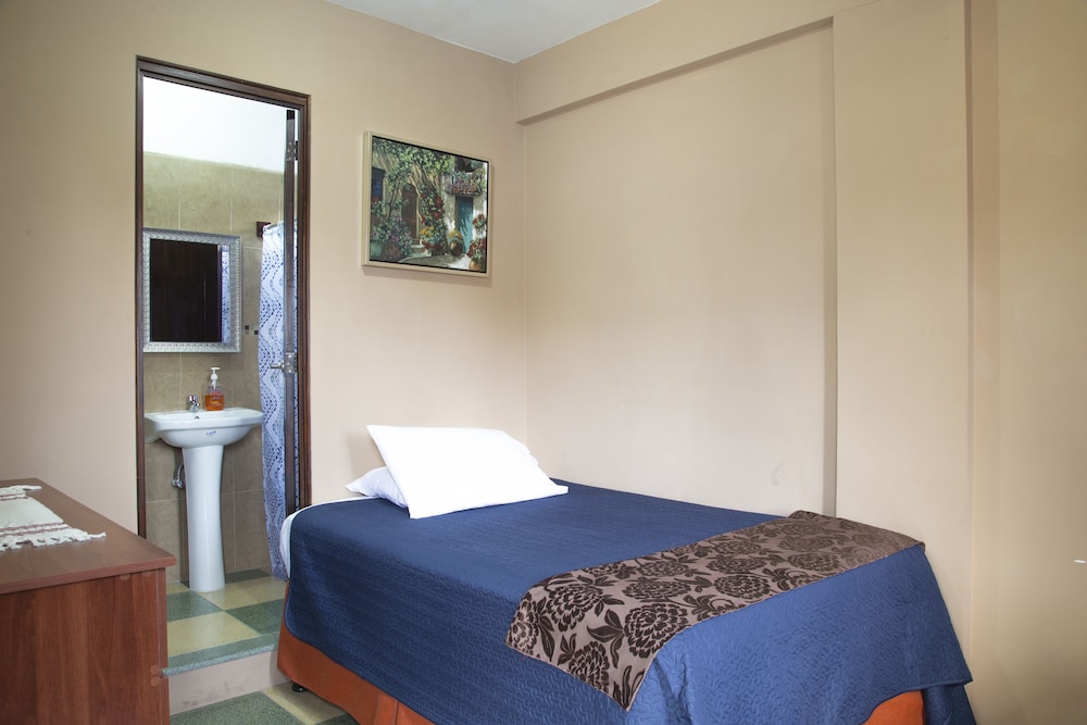 Standard Twin Room photo 1