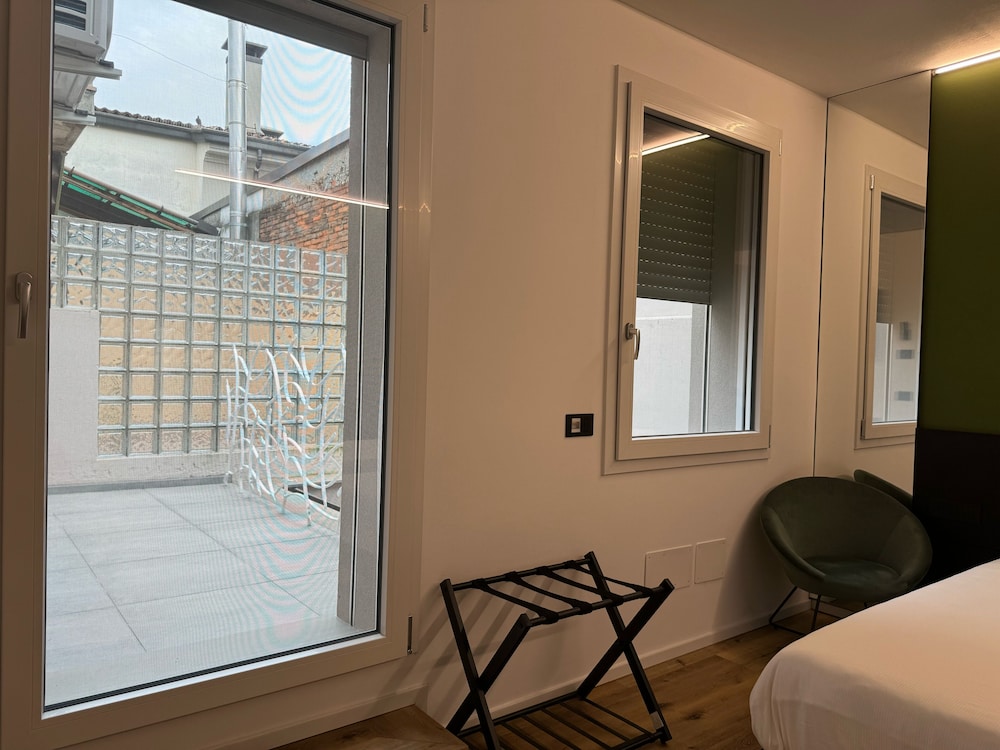 Deluxe Double or Twin Room photo 2