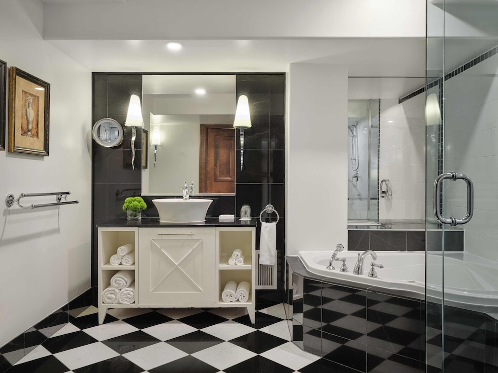 Executive Suite thumbnail 6