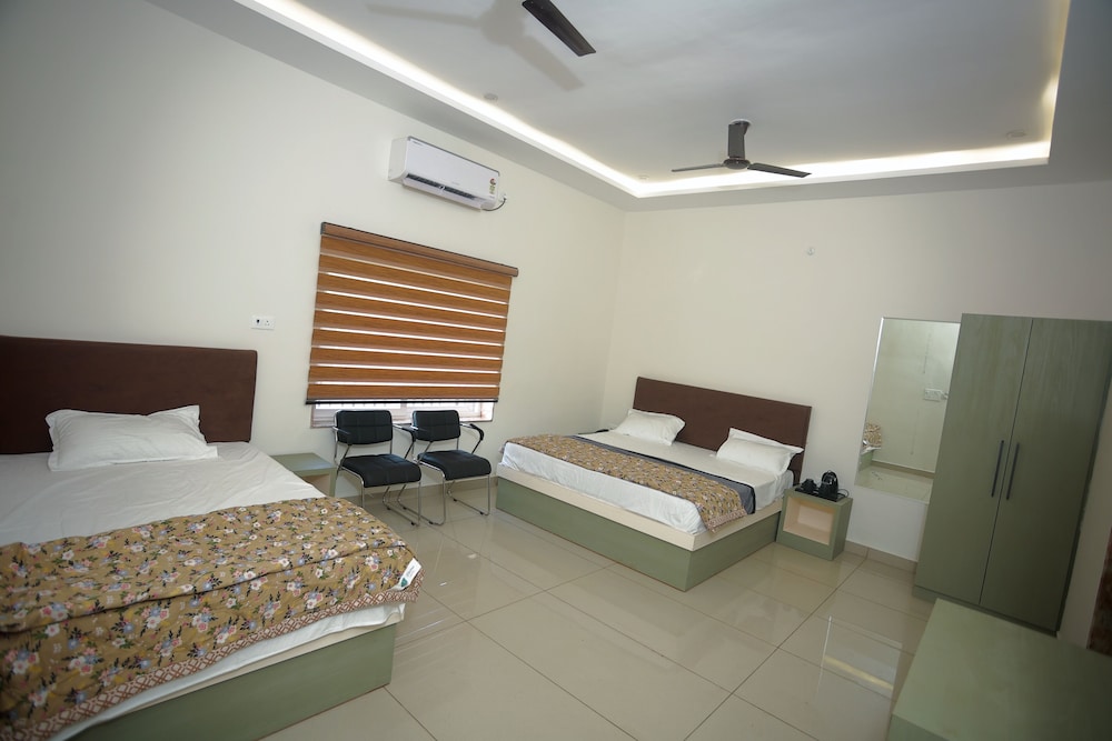 Family Triple Room, City View