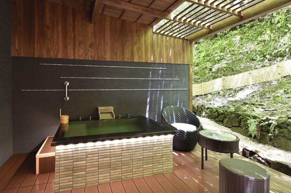 Superior Twin Room with Open-Air Hot Spring Bath with wood deck, 44m2 (Yama-no-Terrace) Non smoking photo 2