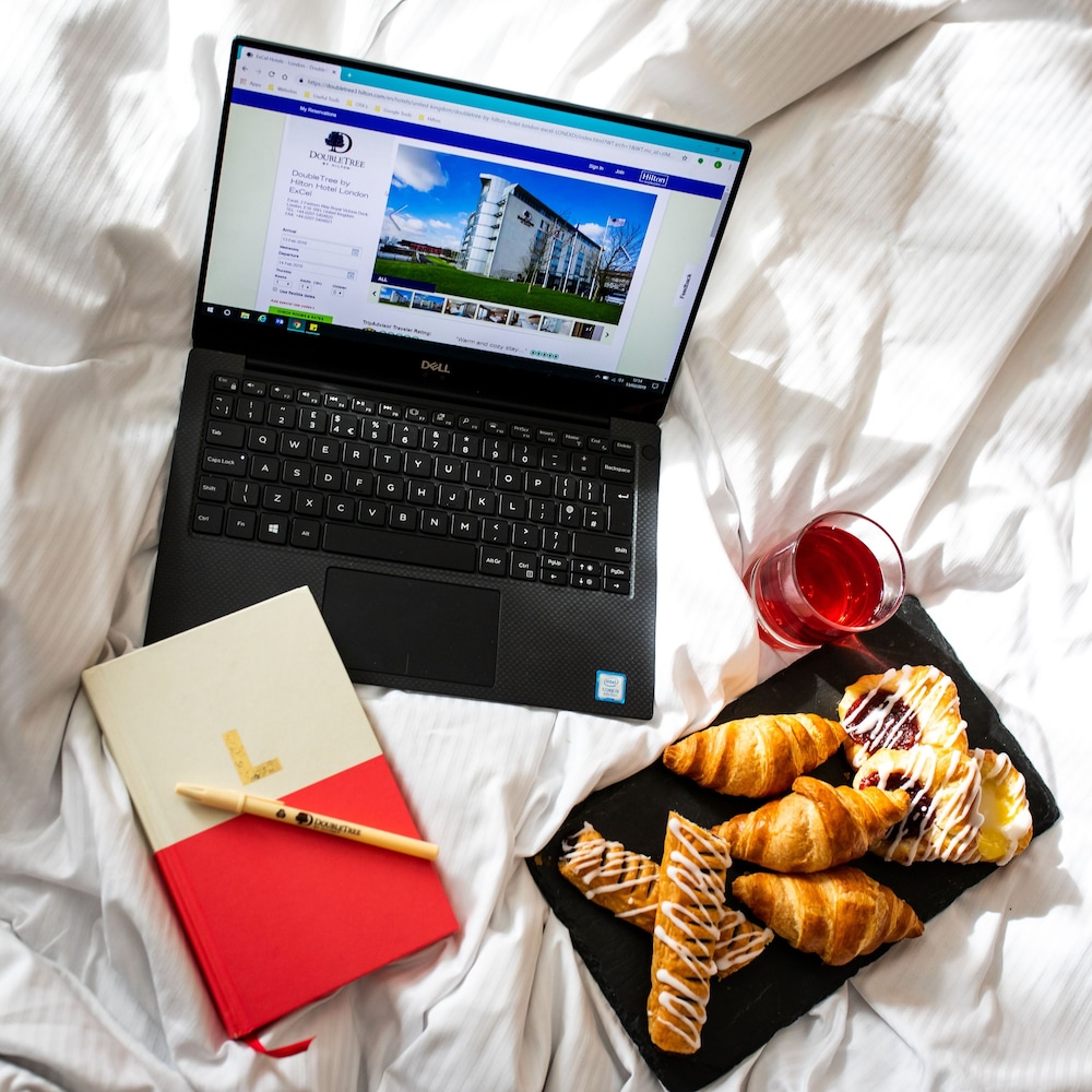 Suite, 1 King Bed, City View