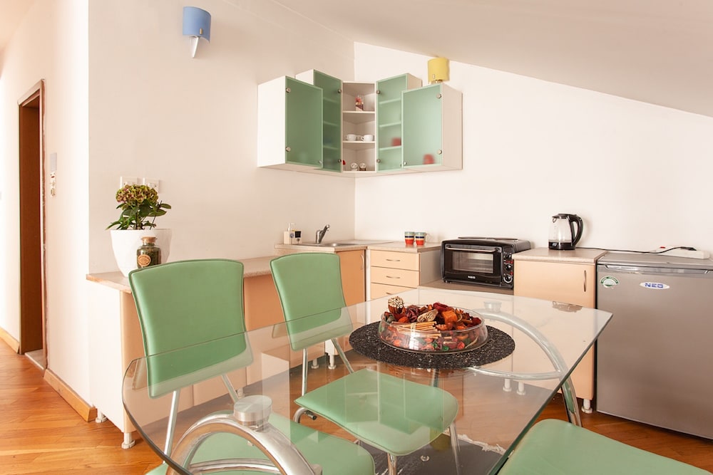 Superior Apartment, 1 Queen Bed, Kitchenette photo 3