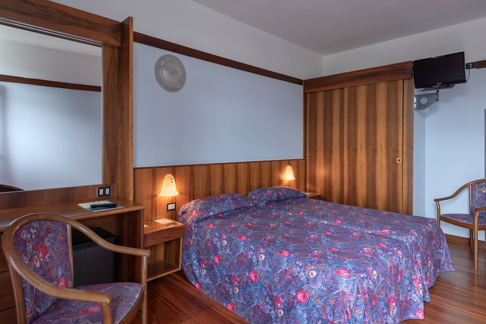 Economy Room photo 3