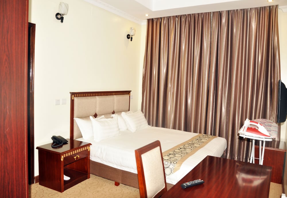 Executive Suite, 2 Bedrooms, Accessible, City View photo 3