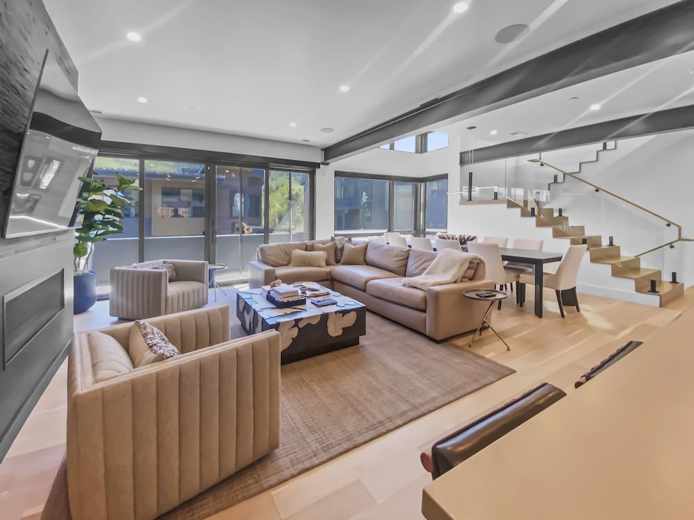 House, 5 Bedrooms
