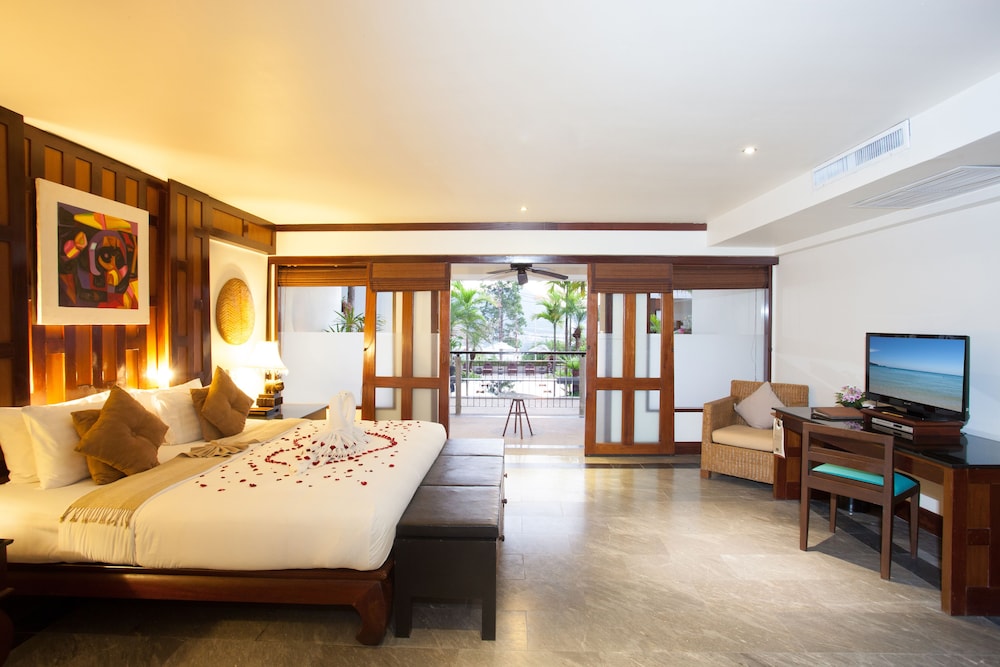 Deluxe Room, Pool Access