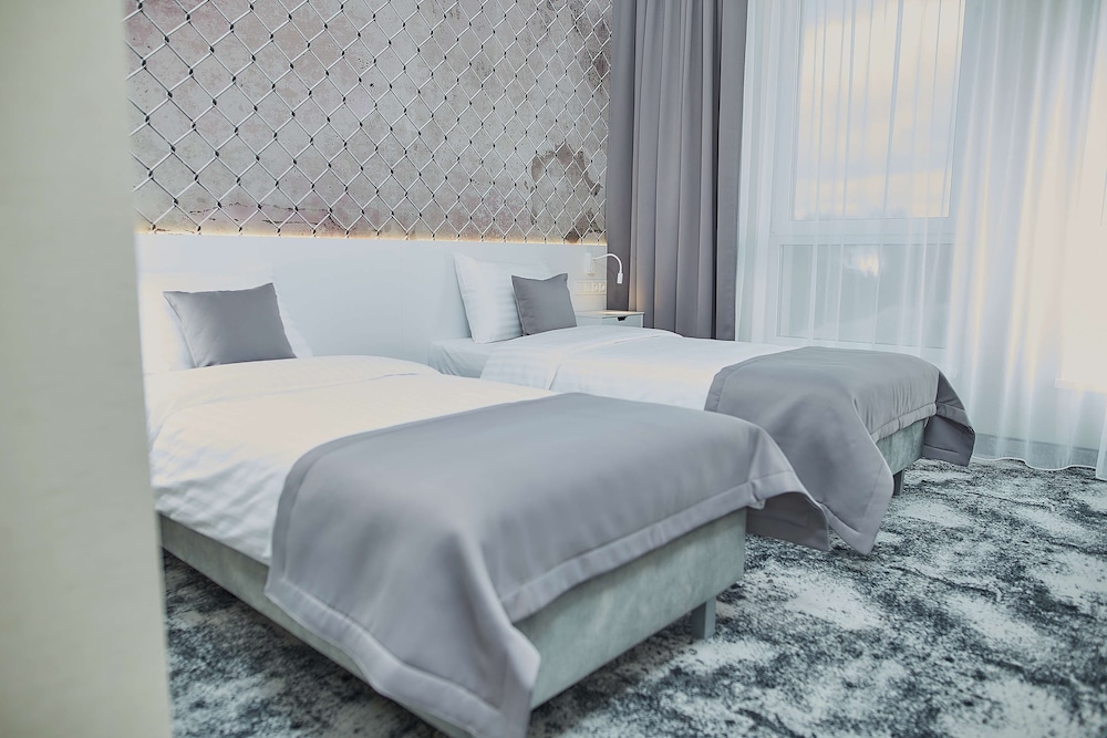 Standard Room, 2 Twin Beds - Photo 1