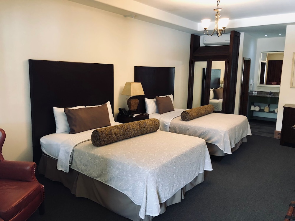 Premier Double Room, 2 Double Beds, Non Smoking photo 3