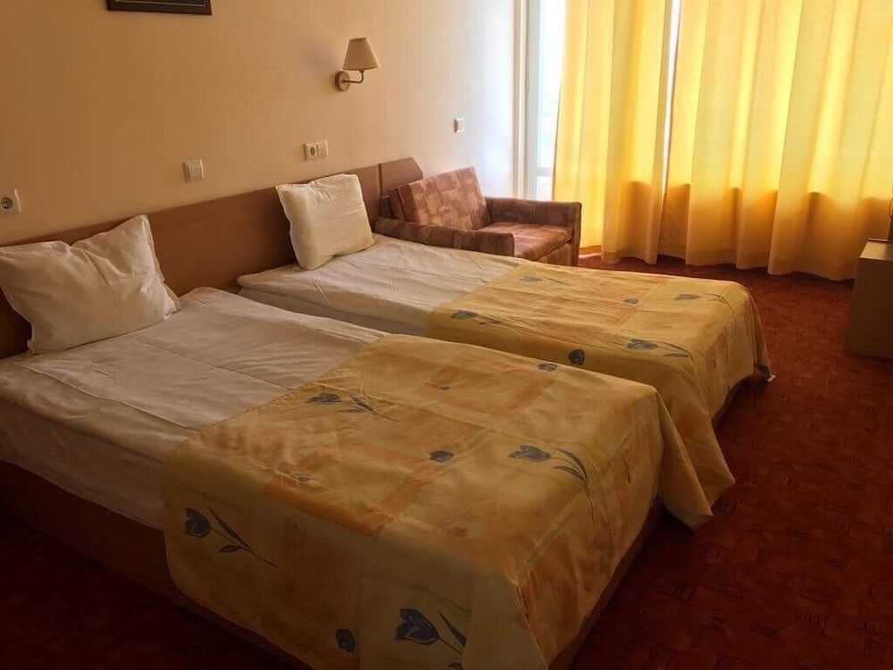 Standard Twin Room, Balcony photo 1