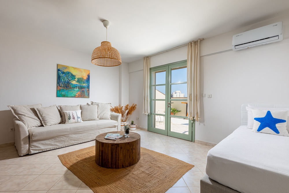 Luxury Suite, City View