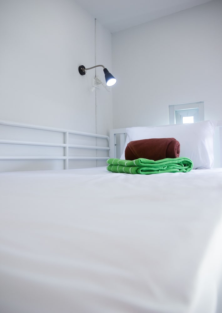Quadruple Room, Private Bathroom (Pitta Nest 6 Bed) photo 3